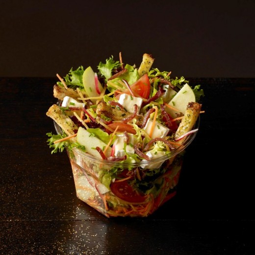 La salade brie de Meaux AOP et lardons grillés